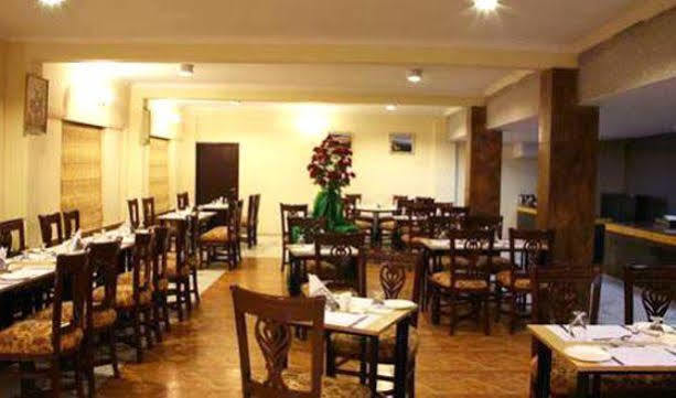 Sarovar Portico Badrinath Hotel Joshīmath Restaurante foto